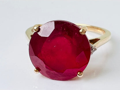 9ct Gold Ruby & Zircon Ring