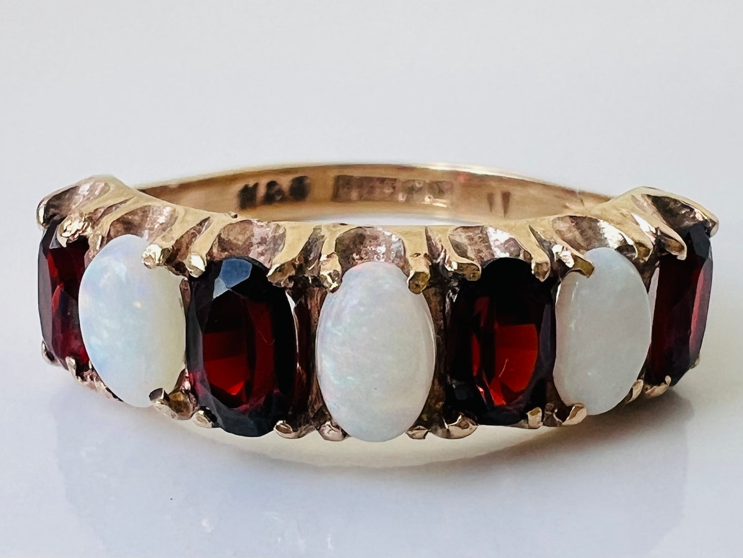 Vintage 9ct Gold Opal & Garnet Ring