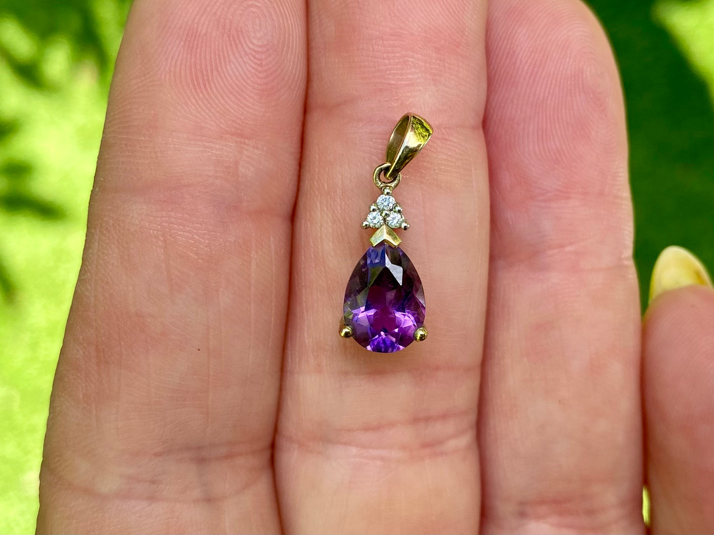 9ct Gold Amethyst & Diamond Pendant
