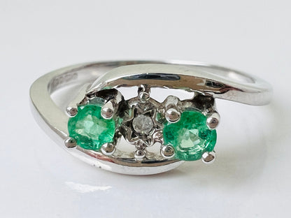 9ct Gold Emerald & Diamond Ring