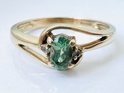 9ct Gold Green Sapphire & Diamond Ring