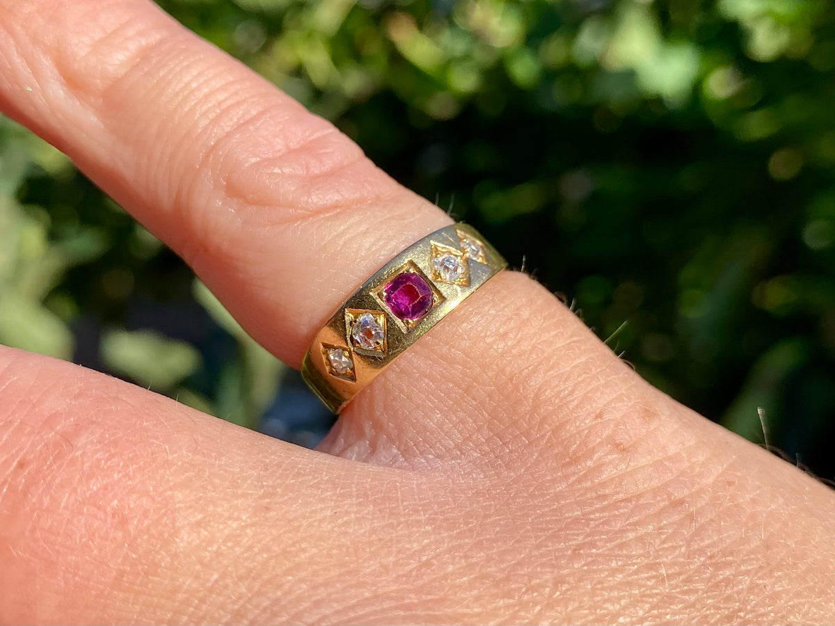 Antique 18ct Gold Ruby & Diamond Ring
