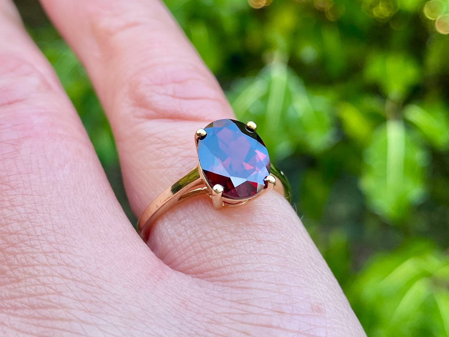 9ct Gold Garnet Ring