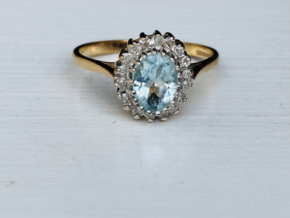 Vintage 9ct Gold Aquamarine & Diamond Ring