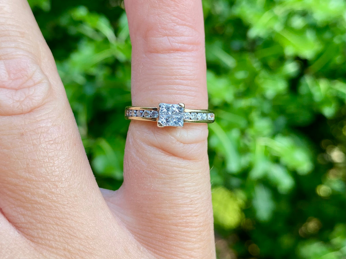 9ct Gold Diamond Ring