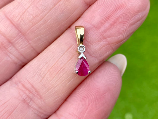 9ct Gold Ruby & Diamond Heart Pendant