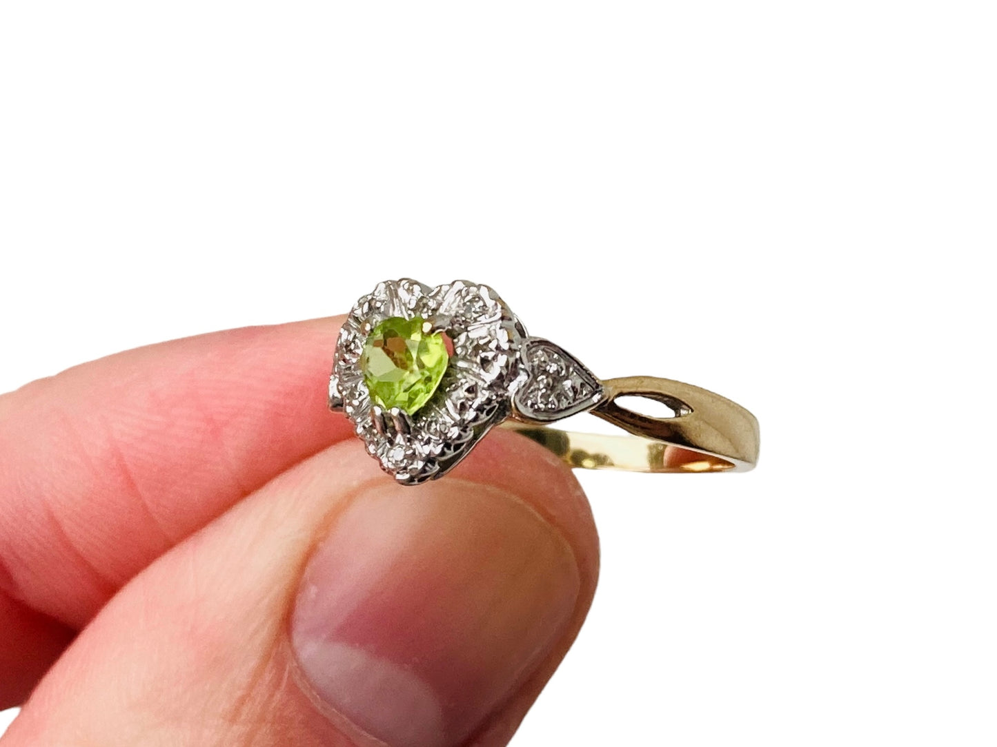 9ct Gold Peridot & Diamond Ring