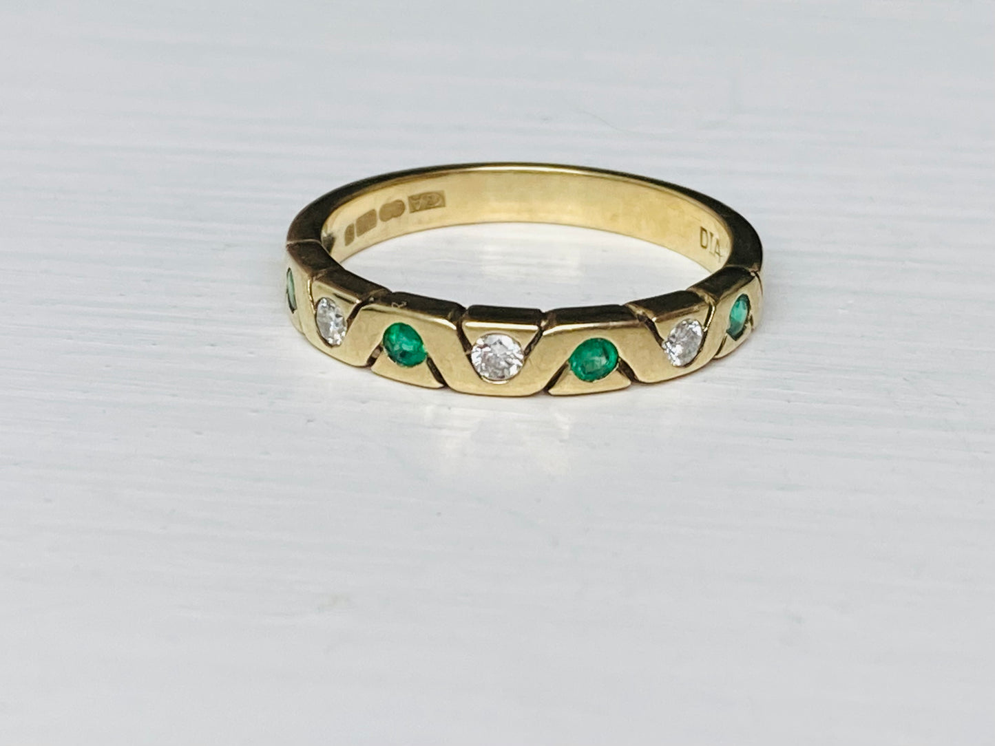 9ct Gold Emerald & Diamond Ring