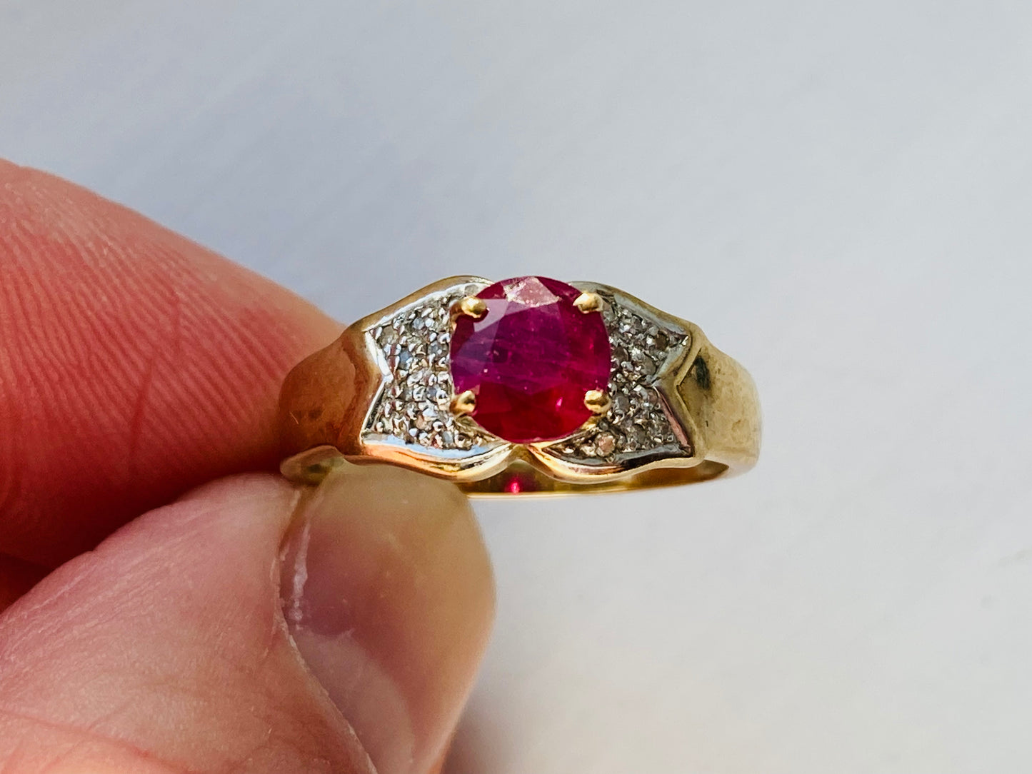 9ct Gold Ruby & Diamond Ring