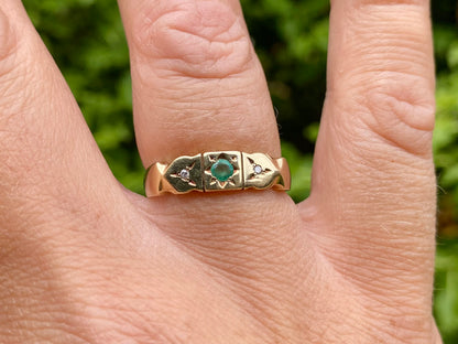 9ct Gold Emerald & Diamond Ring