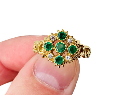 Vintage 18ct Gold Emerald & Diamond Ring