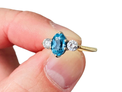 Vintage 18ct Gold Topaz & Diamond Ring