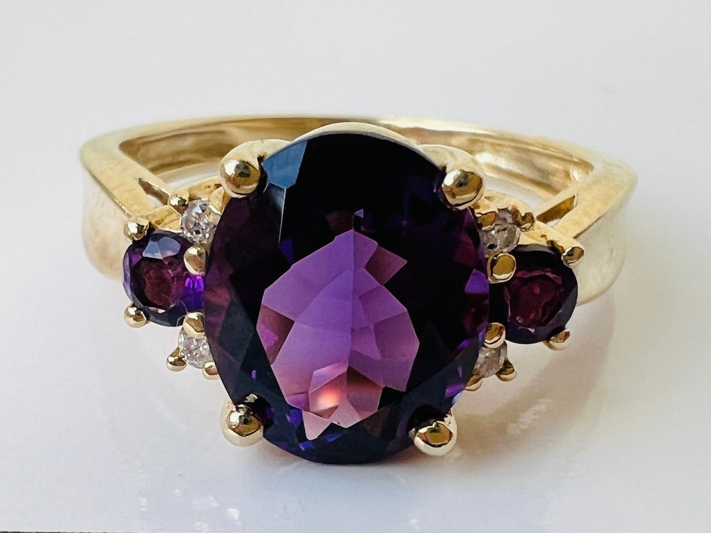 9ct Gold Amethyst & Diamond Ring