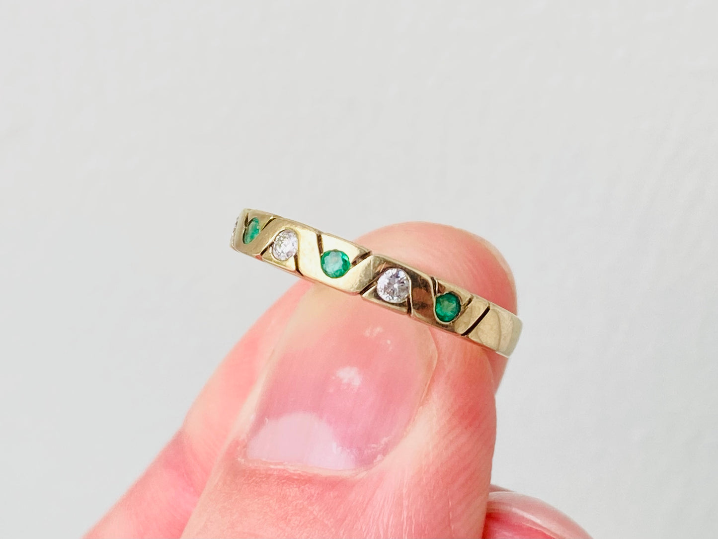 9ct Gold Emerald & Diamond Ring