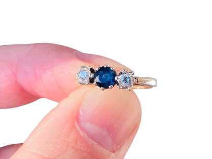 Vintage 9ct Gold Sapphire & Diamond Trilogy Ring