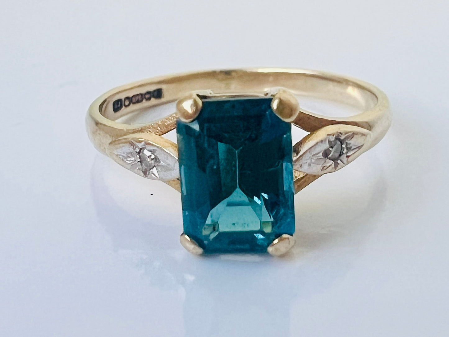 Vintage 9ct Gold Topaz & Diamond Ring