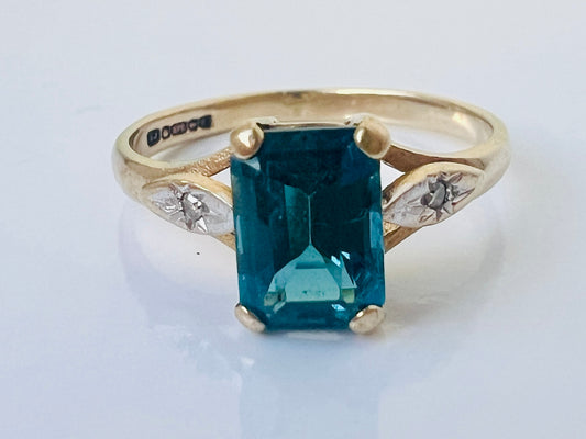 Vintage 9ct Gold Topaz & Diamond Ring
