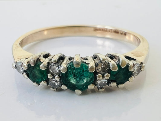 Vintage 9ct Gold Emerald & Diamond Ring