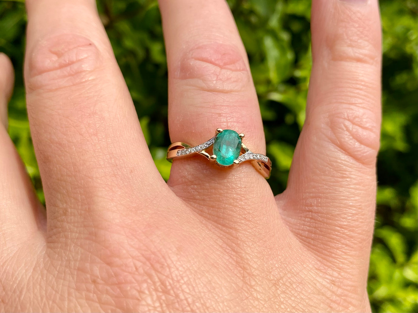 9ct Gold Emerald & Diamond Ring