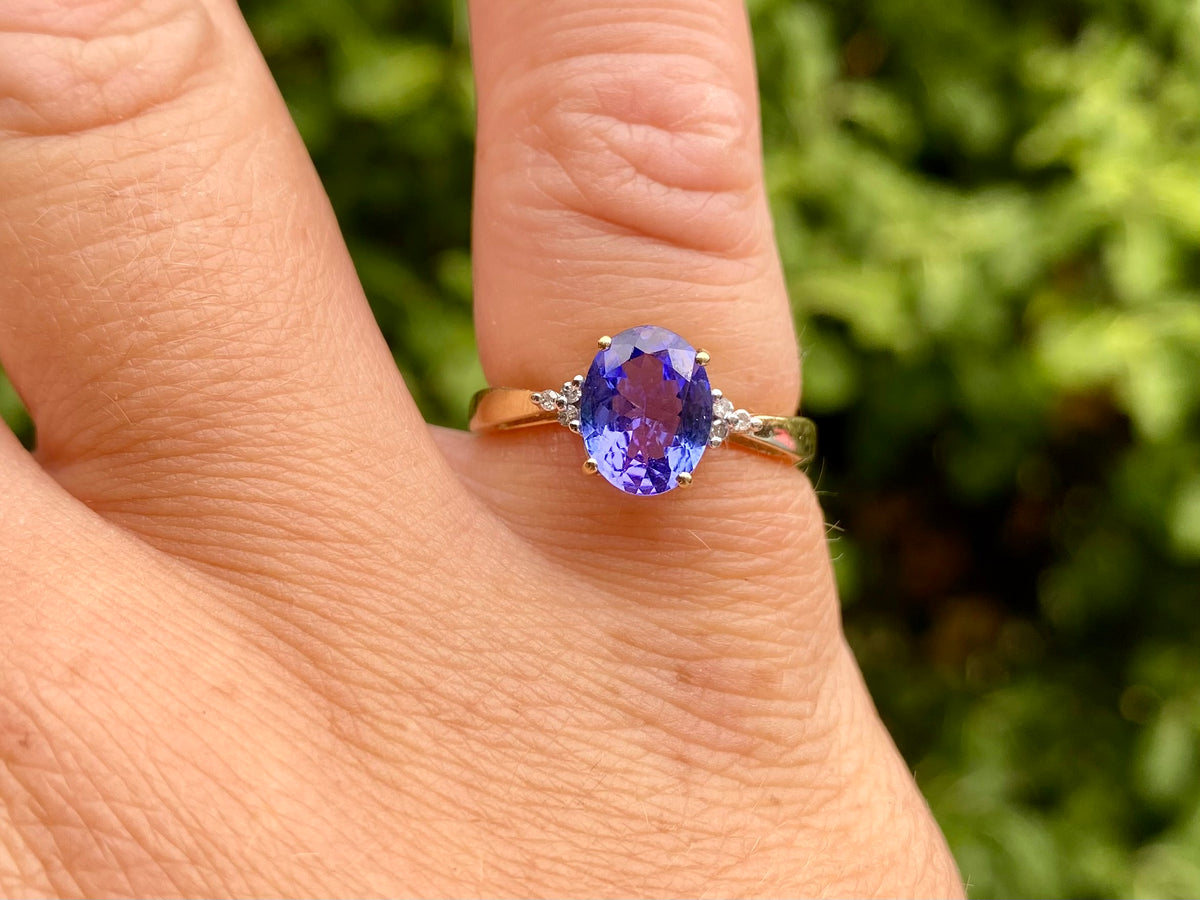9ct Gold Tanzanite & Diamond Ring