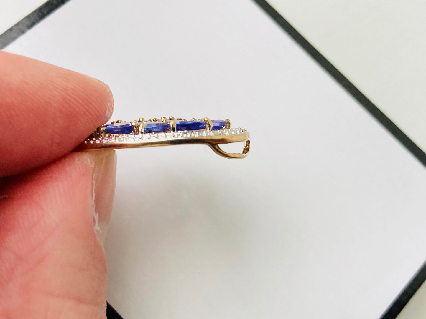 9ct Gold Tanzanite & Diamond Pendant