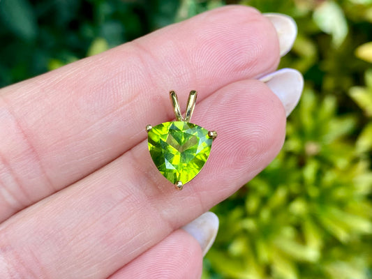 9ct Gold Peridot Pendant