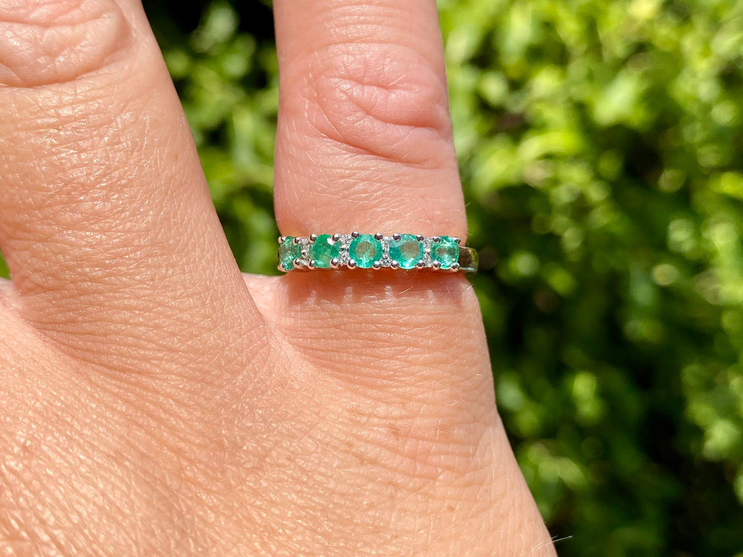 9ct Gold Emerald & Diamond Ring