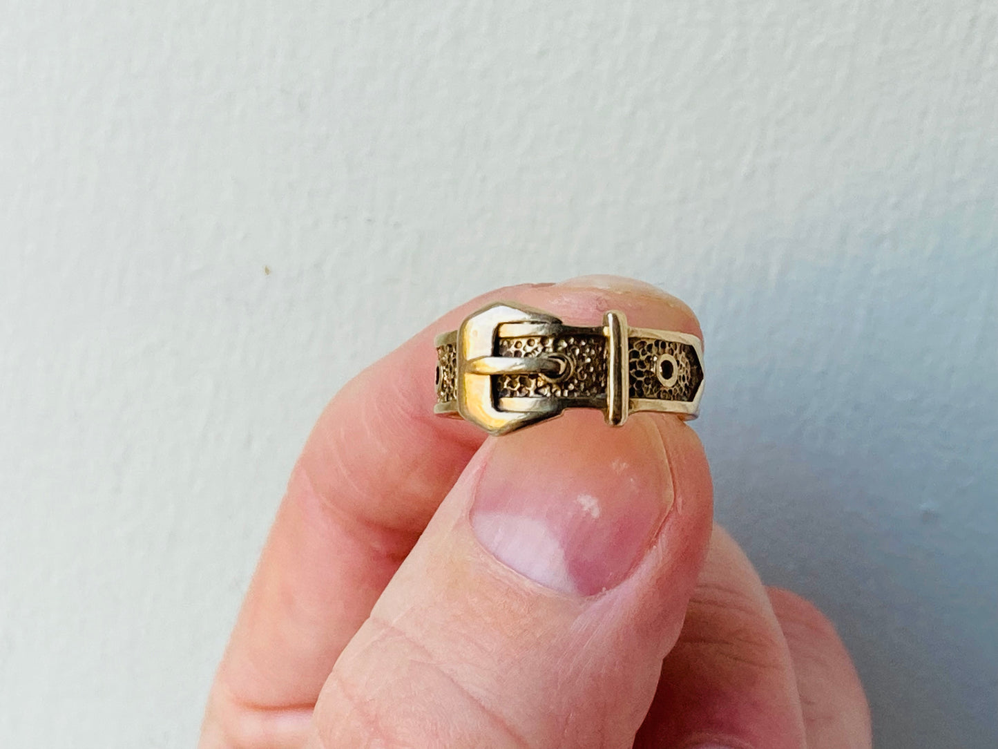 Vintage 9ct Gold Belt Buckle Ring