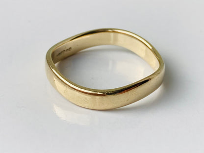 9ct Gold Wavy Band Ring