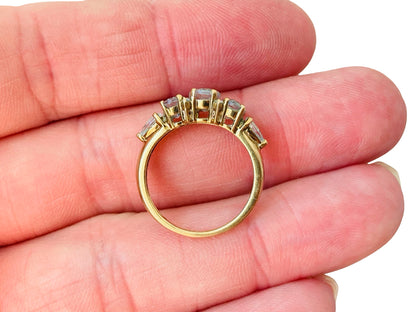 9ct Gold Aquamarine & Diamond Ring