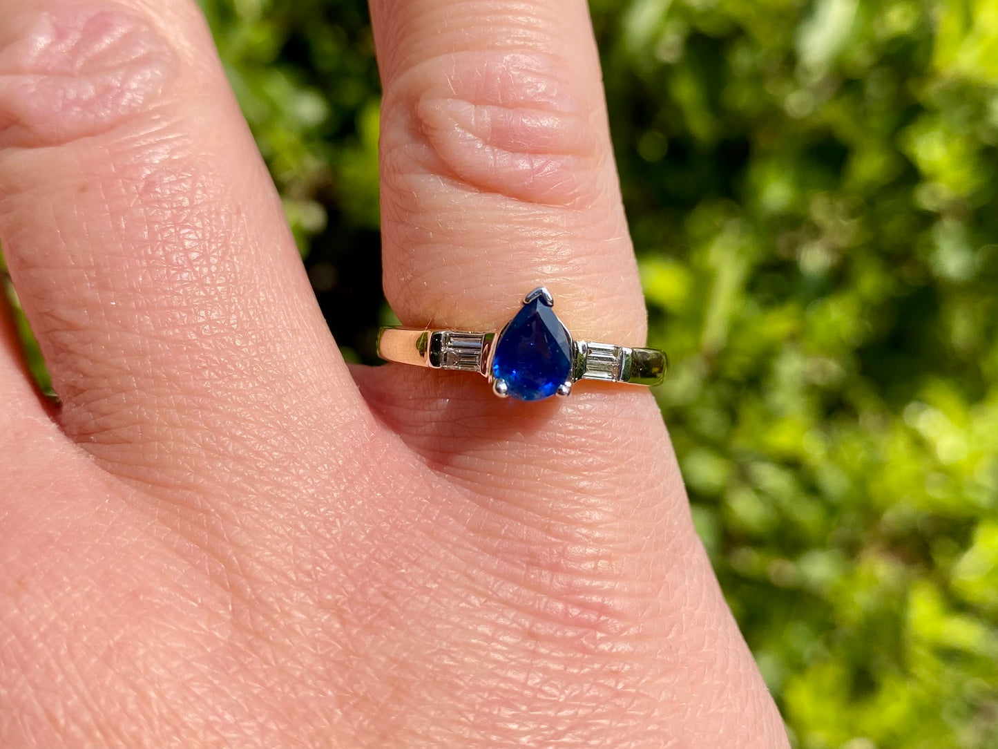 9ct Gold Sapphire & Diamond Ring