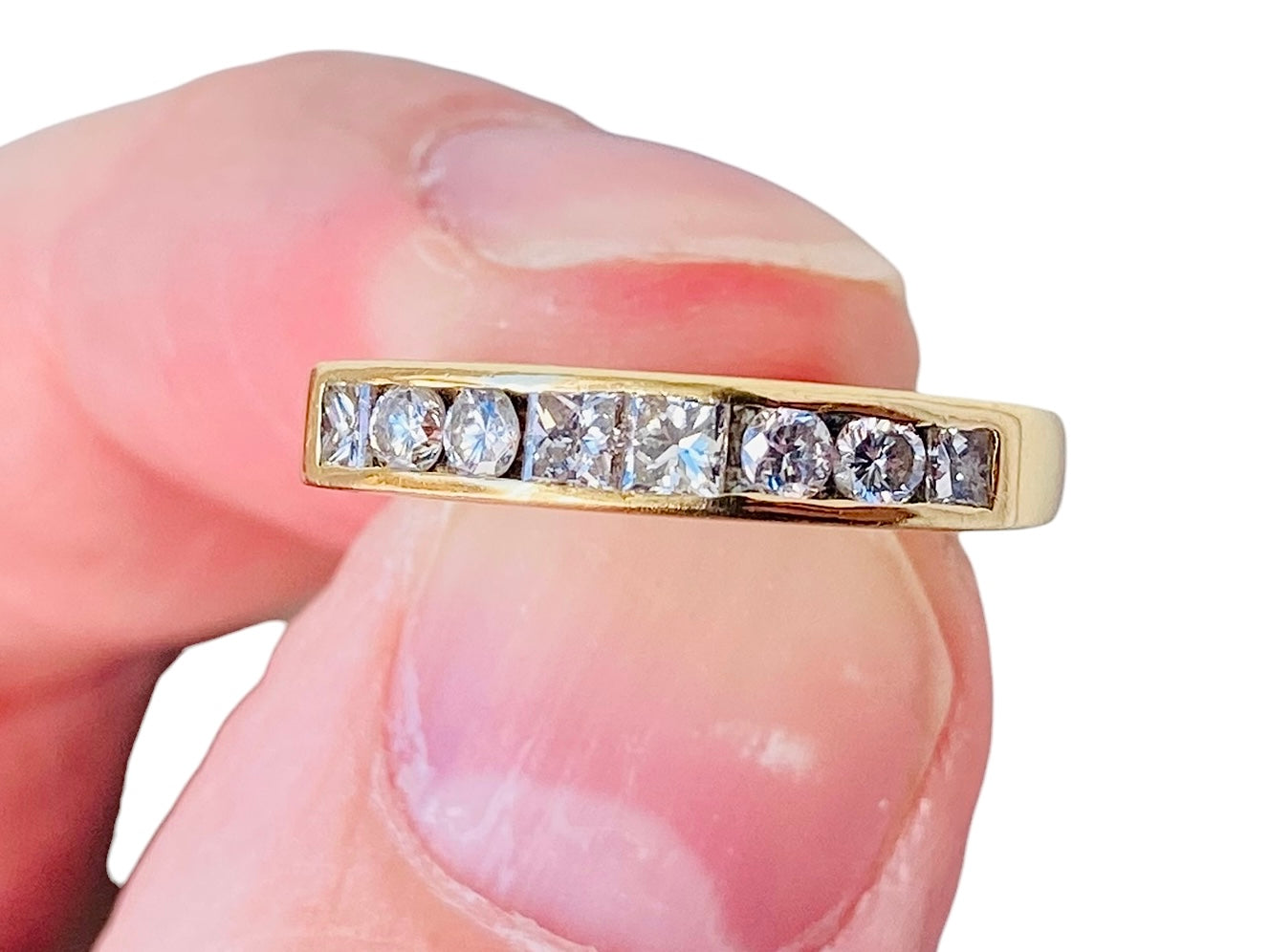 18ct Gold Eight-Stone Diamond Ring