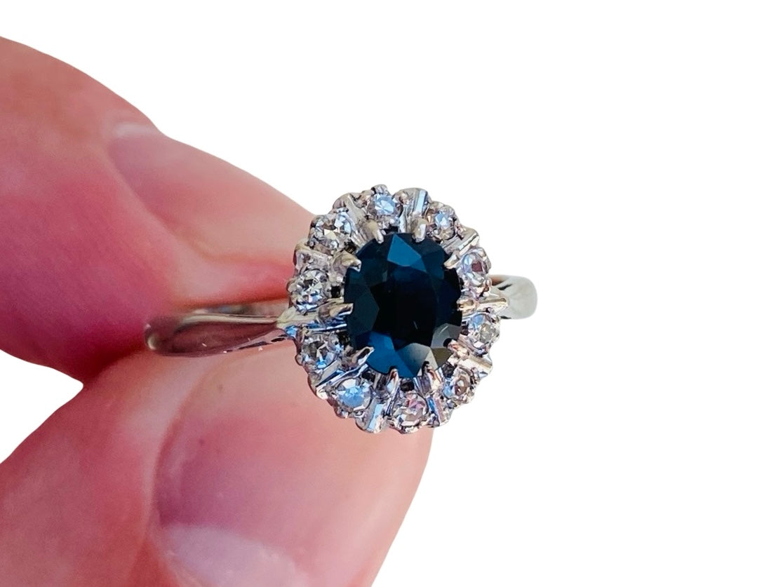 Vintage 18ct Gold Sapphire & Diamond Ring