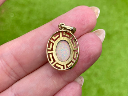 9ct Gold Opal Pendant