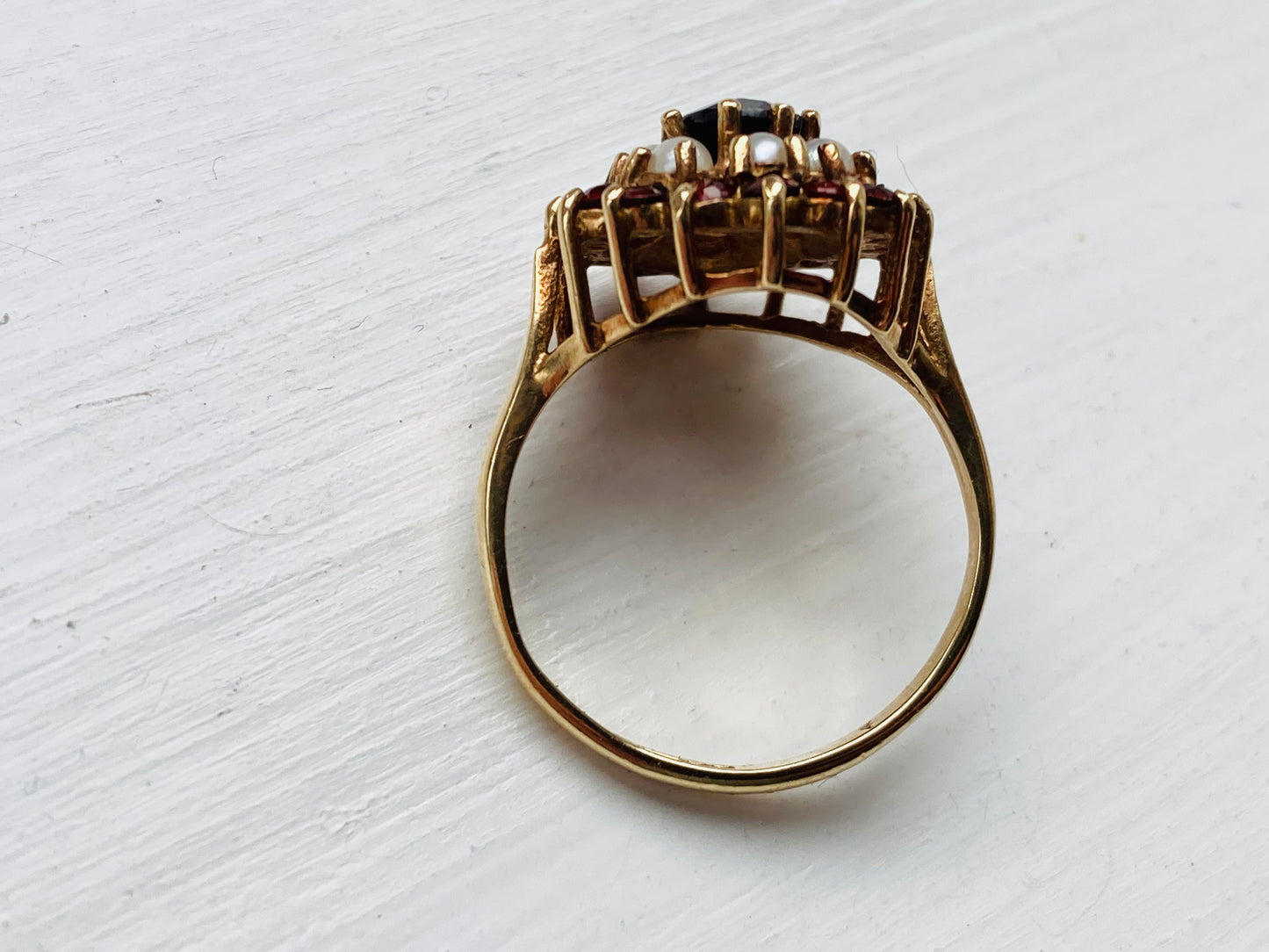 9ct Gold Garnet & Pearl Ring