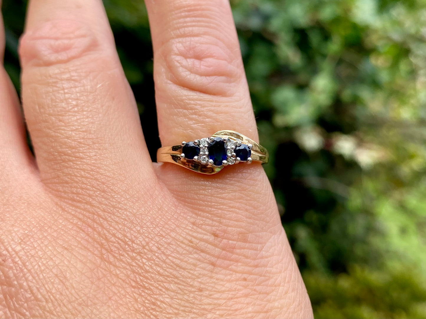 9ct Gold Sapphire & Diamond Ring