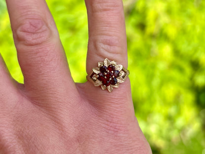 Vintage 9ct Gold Garnet Ring