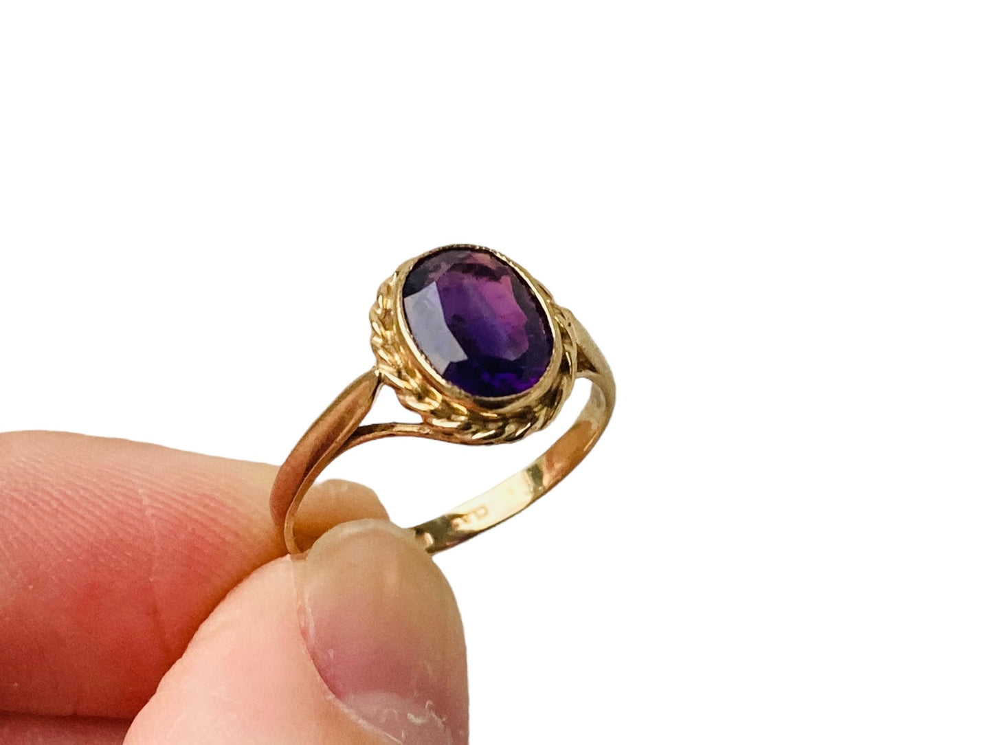 Vintage 9ct Gold Amethyst Ring