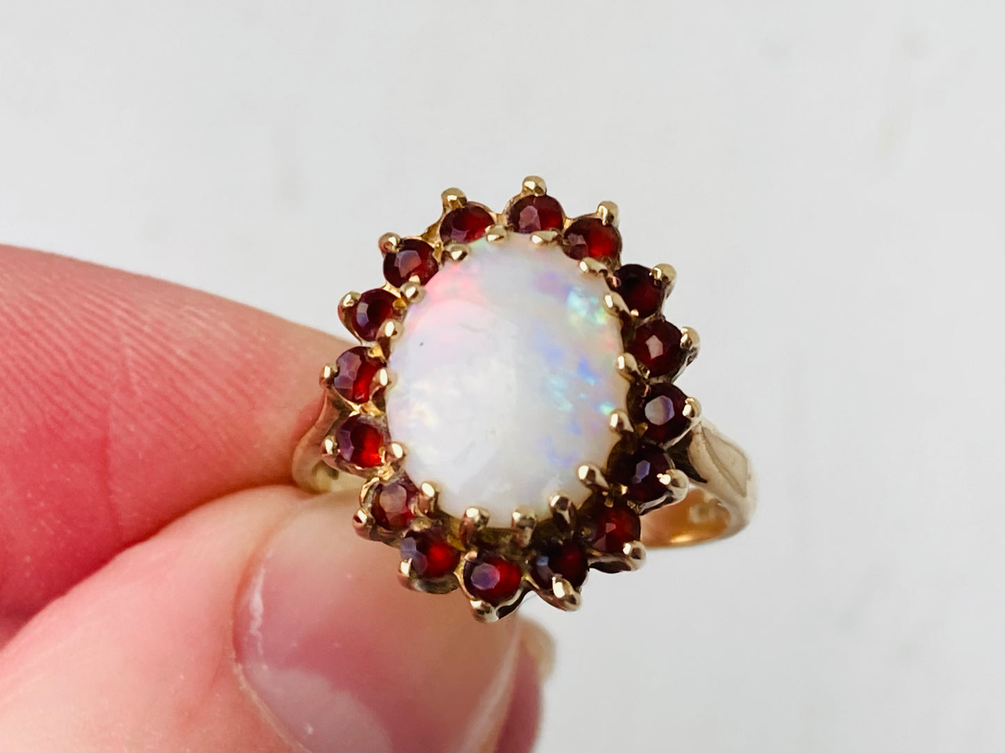 Vintage 9ct Gold Opal & Garnet Ring