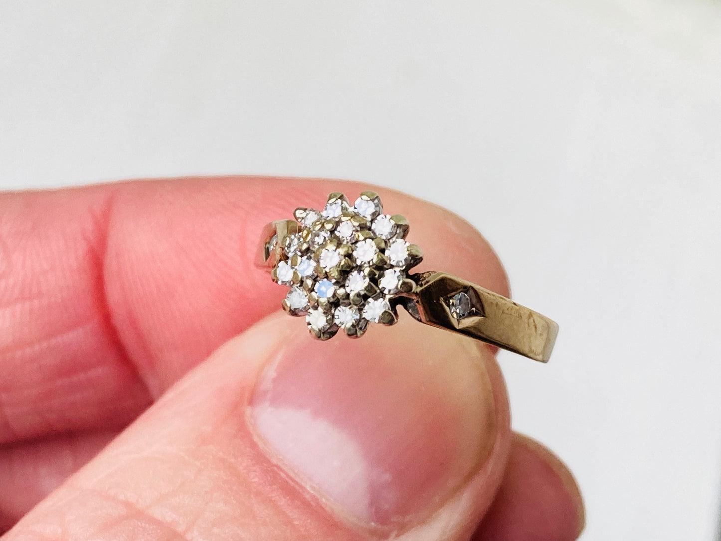 Vintage 9ct Gold Diamond Ring