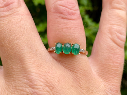 9ct Gold Emerald & Diamond Ring