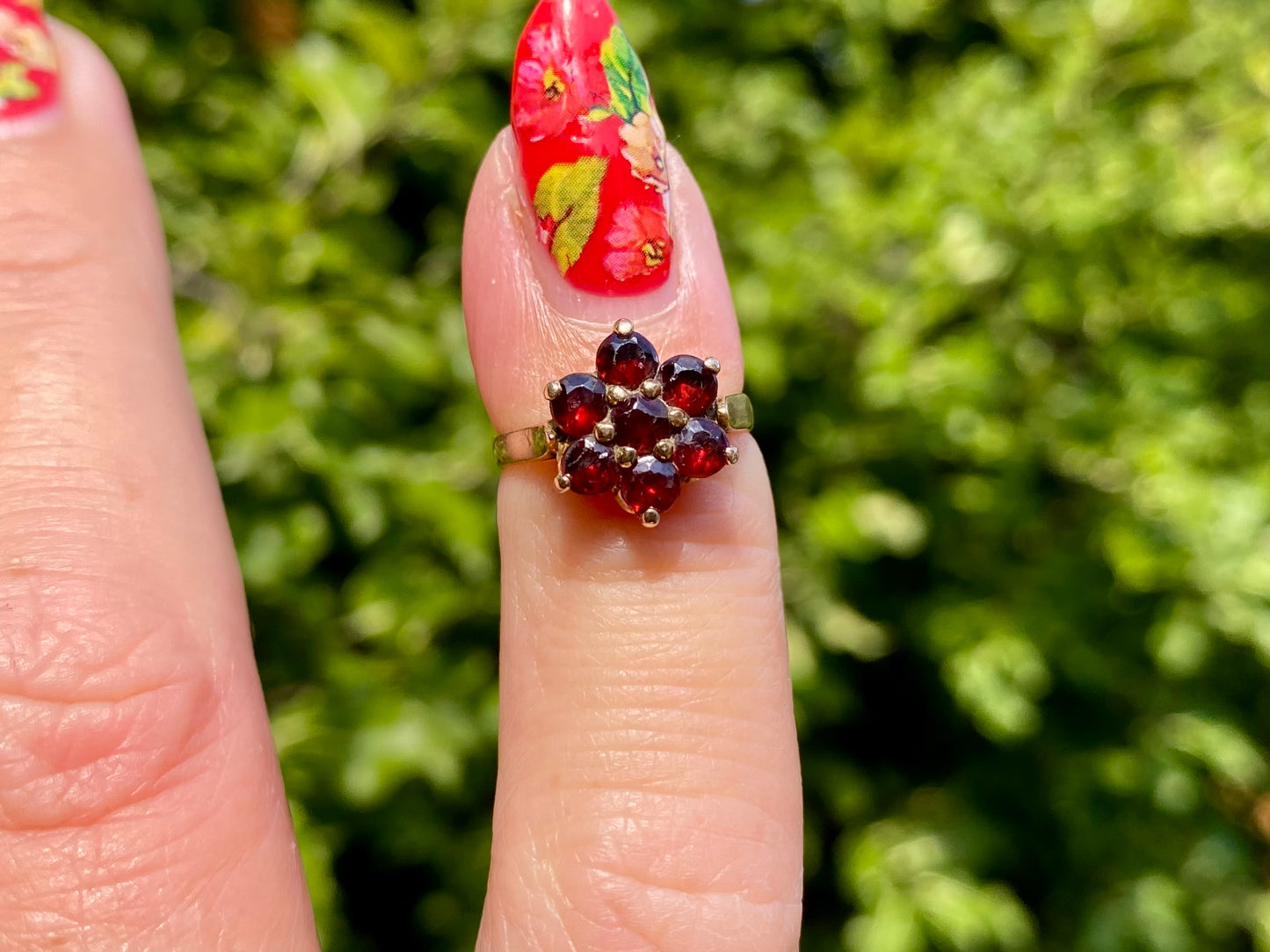Vintage 9ct Gold Garnet Ring