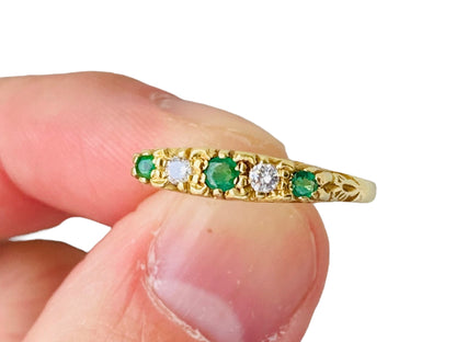Vintage 18ct Gold Emerald & Diamond Ring