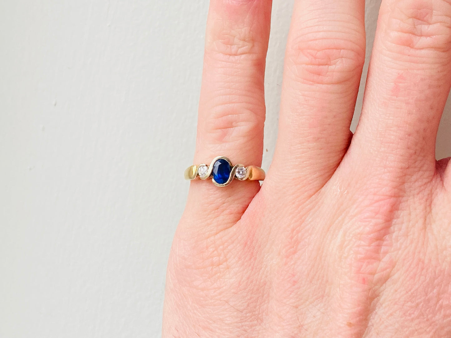 18ct Gold Sapphire & Diamond Ring