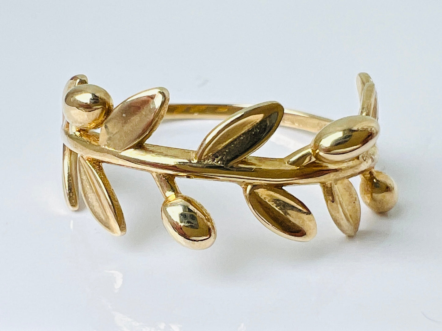 9ct Gold Olive Leaf Ring