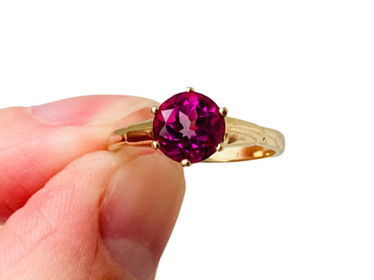 9ct Gold Synthetic Pink Sapphire Ring