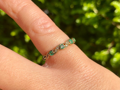 Vintage 9ct Gold Emerald & Diamond Ring