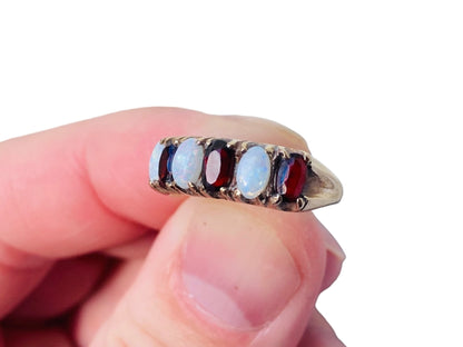 Vintage 9ct Gold Opal & Garnet Ring