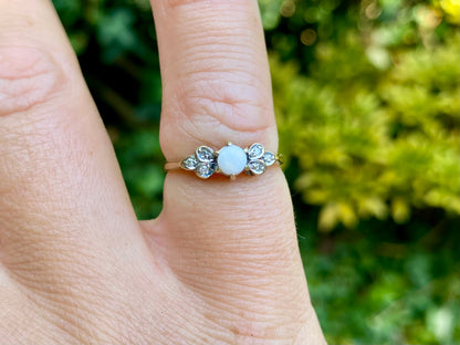 Vintage 9ct Gold Opal & Diamond Ring