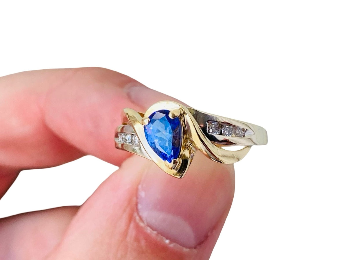 14ct Gold Tanzanite & Diamond Ring